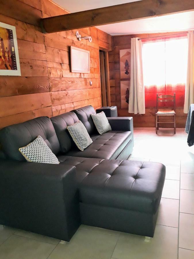Gite de Haute Saintonge à Crazannes Extérieur photo